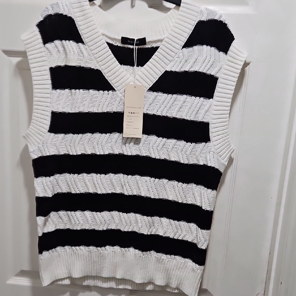 Dokotoo Tops - Dokotoo Black and White Striped Sweater Top